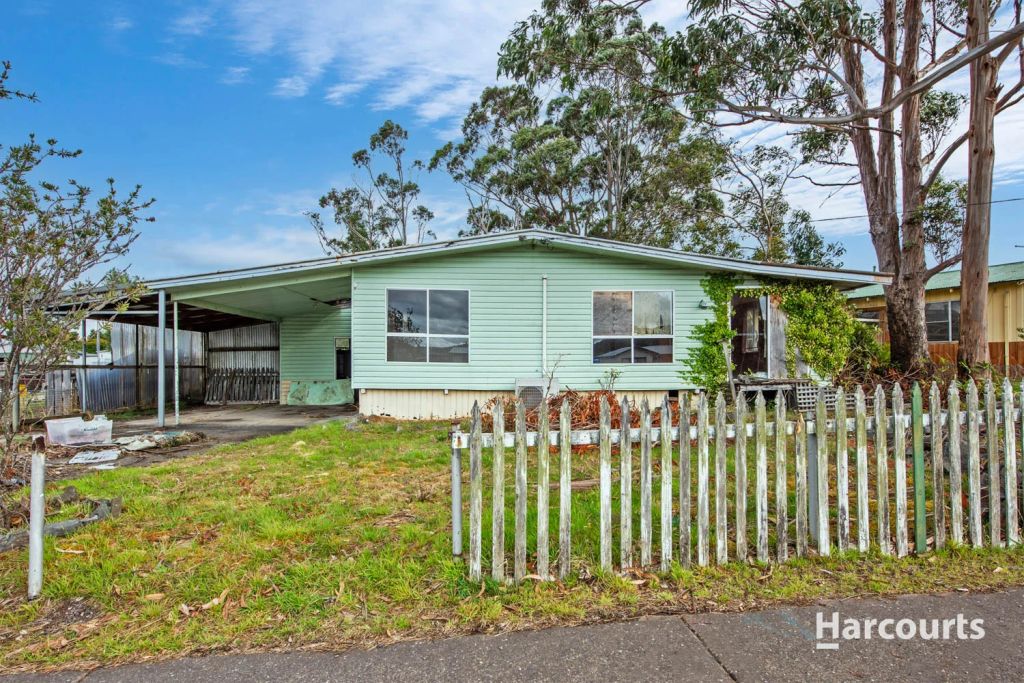 Boarded up, fire-damaged and condemned: Why Australia’s worst homes are still selling fast